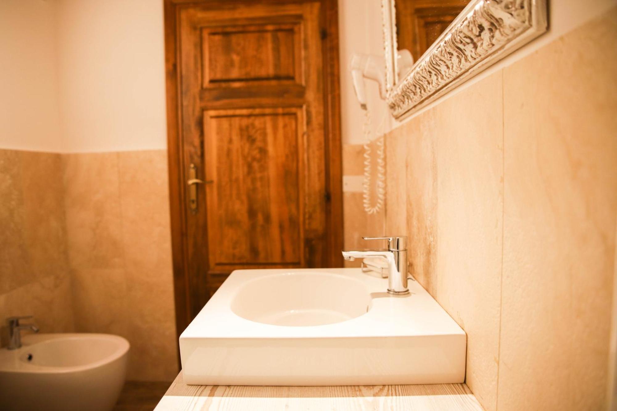 Gasthaus Country House Poggio Aione Catabbio Exterior foto